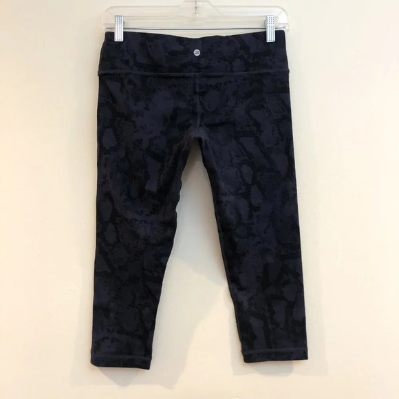 Vimmia Snake Animal Print Athletic Athleisure Compression Cropped Leggings M - Picture 3 of 6